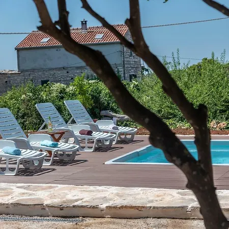 House Markoc * Grohote